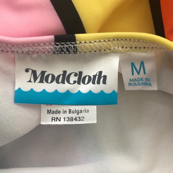 Modcloth The Roxie One-Piece Woman’s Swimsuit - Picture 6 of 10